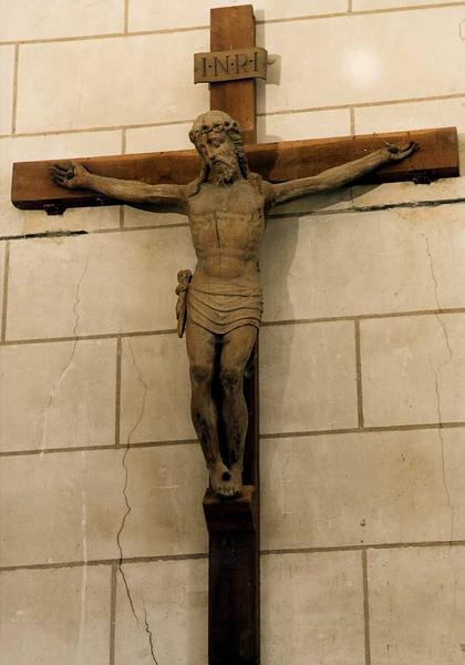 statue : Christ en Croix, vue générale