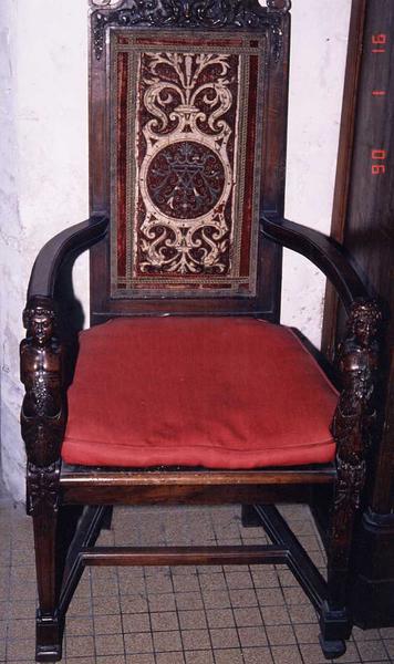 fauteuil de célébrant, vue générale