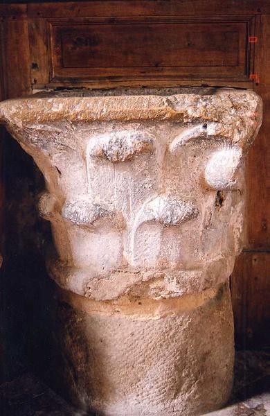 chapiteau, vue générale - © Ministère de la Culture (France), Conservation des antiquités et des objets d'art de l'Indre-et-Loire, tous droits réservés 