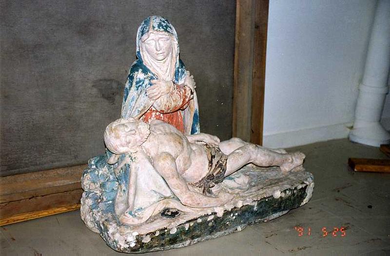 groupe sculpté : Vierge de Pitié, vue générale