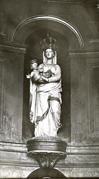 statue : Vierge et l'Enfant (la), vue générale - © Ministère de la Culture (France), Conservation des antiquités et des objets d'art de l'Indre-et-Loire, tous droits réservés 