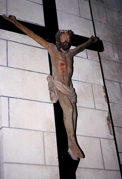 statue : Christ en croix (le), vue générale