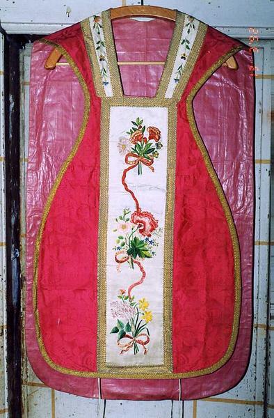 chasuble, vue générale - © Ministère de la Culture (France), Conservation des antiquités et des objets d'art de l'Indre-et-Loire, tous droits réservés 