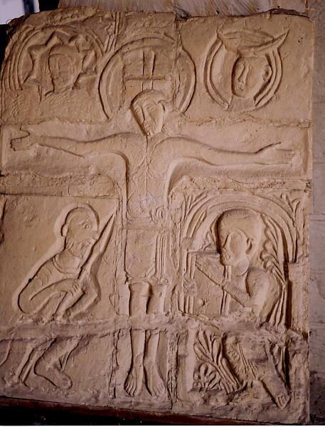 bas-relief : Crucifixion (la), vue générale - © Ministère de la Culture (France), Conservation des antiquités et des objets d'art de l'Indre-et-Loire, tous droits réservés 