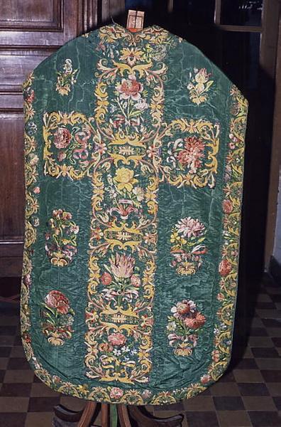 chasuble , vue générale