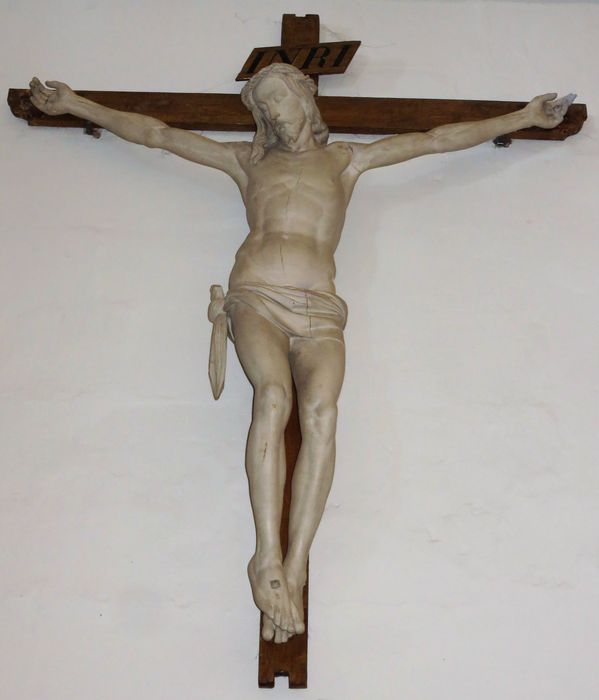 statue : Christ en croix