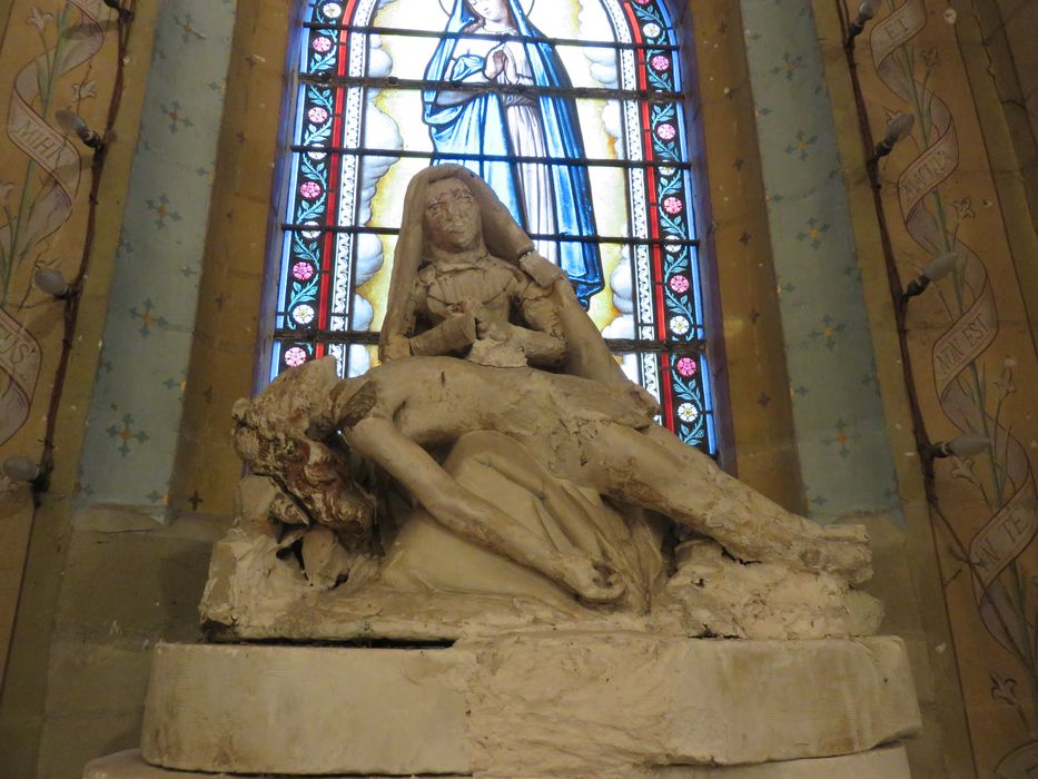 statue : Vierge de Pitié