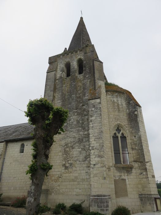 Eglise Saint-Rémi, façade latérale sud, vue partielle