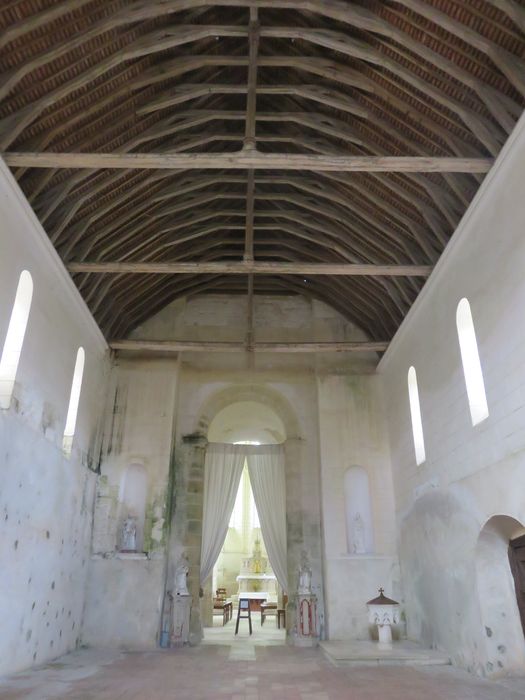 Eglise Saint-Mandé-Saint-Jean, vue générale de la nef