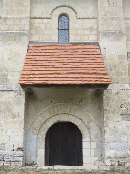 Eglise Saint-Mandé-Saint-Jean, portail sud