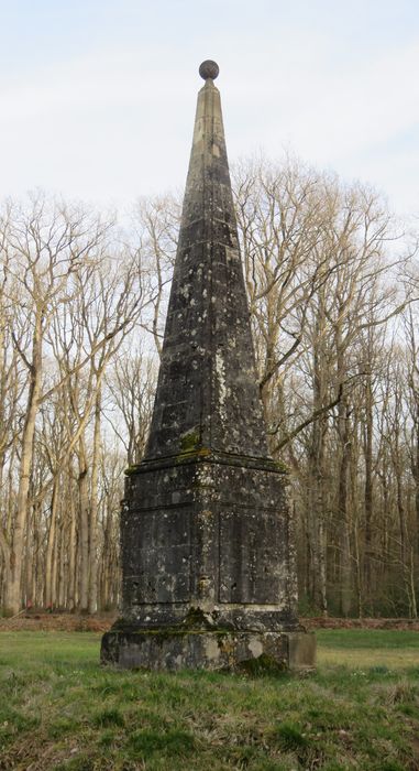 Pyramide de Montaigu, vue générale