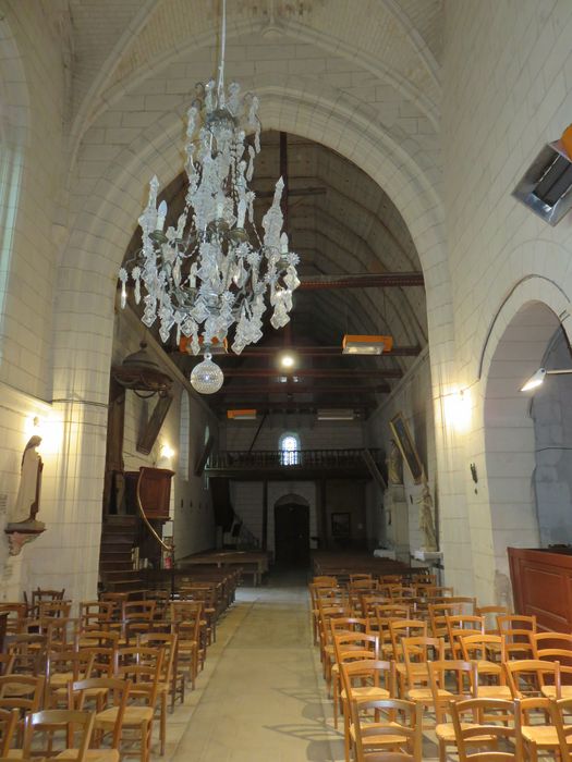 Eglise  Saint-Thibault, nef, vue générale