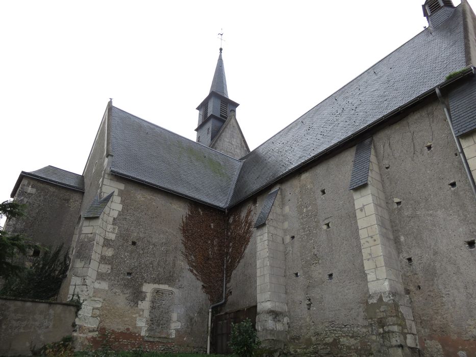 Eglise  Saint-Thibault, façade latérale nord, vue partielle