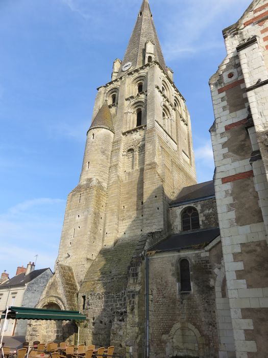 Eglise  Saint-Jean-Baptiste, clocher, élévation sud, vue générale