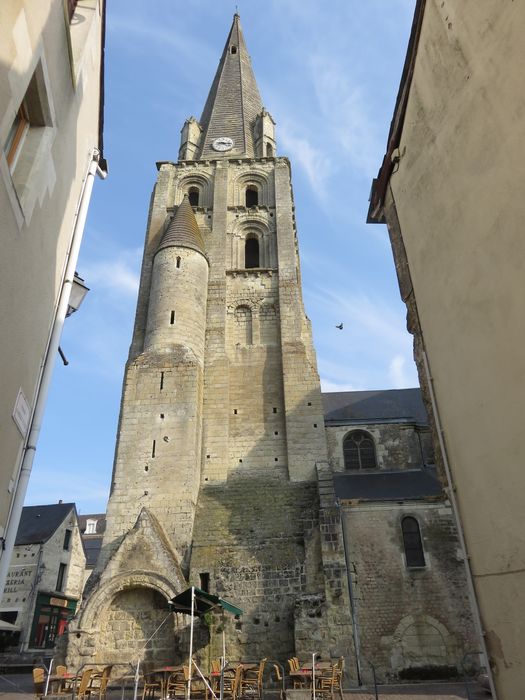 Eglise  Saint-Jean-Baptiste, clocher, élévation sud, vue générale