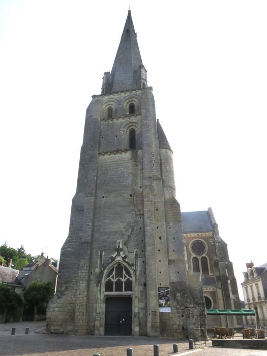 Eglise  Saint-Jean-Baptiste, façade occidentale, vue générale