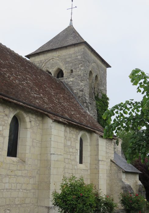 Eglise  Saint-Martin, façade latérale sud, vue partielle