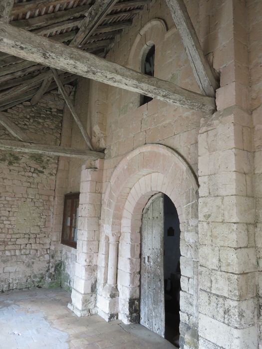 Eglise  Saint-Martin, porche occidental, vue générale