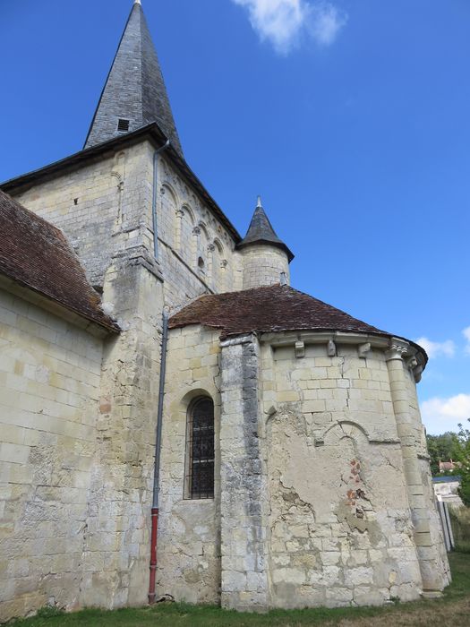 Eglise  Saint-Pierre, chevet, vue générale