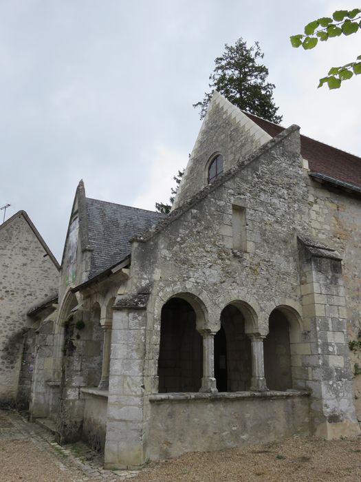 Eglise  Saint-Jean-Baptiste, porche