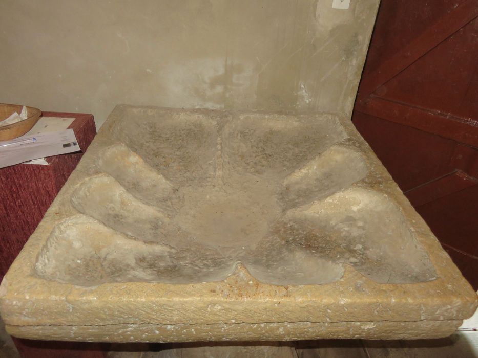 bénitier, détail de la cuve - © Ministère de la Culture (France), Conservation des antiquités et des objets d'art de l'Indre-et-Loire, tous droits réservés 