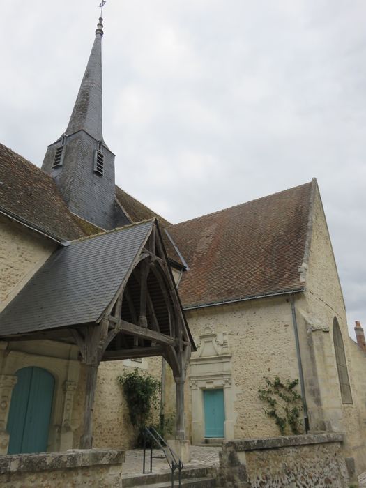 Eglise  Saint-Vincent, façade latérale sud, vue partielle