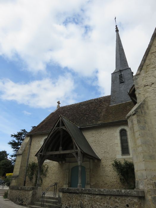 Eglise  Saint-Vincent, façade latérale sud, vue partielle