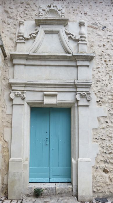 Eglise  Saint-Vincent, porte du transept Sud