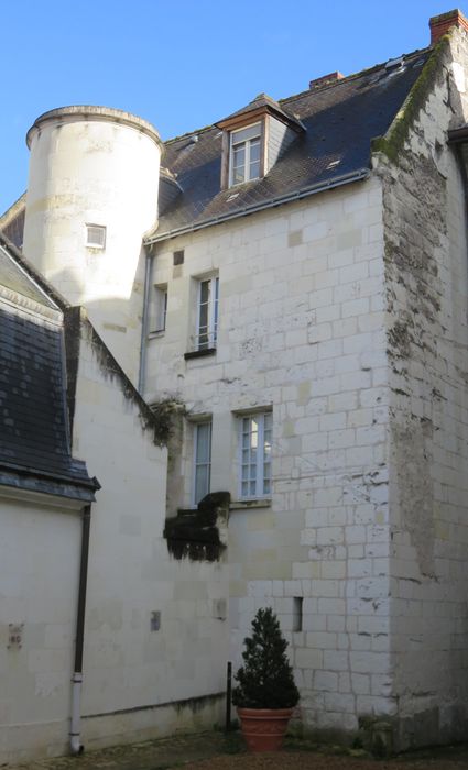 Maison dite de la Chancellerie : Cour intérieure, vue partielle des façades