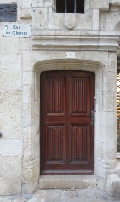 Maison : Porte d'accès sur rue, vue générale