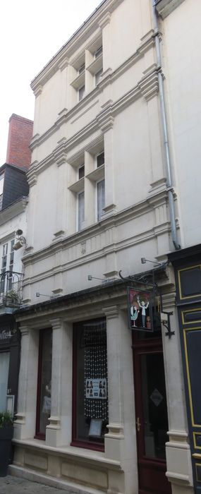 Maison : Façade sur rue, vue générale