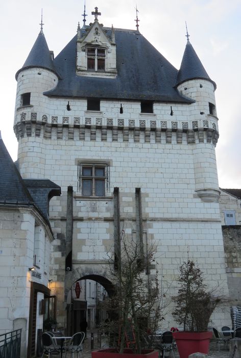 Porte des Cordeliers : Façade est, vue générale