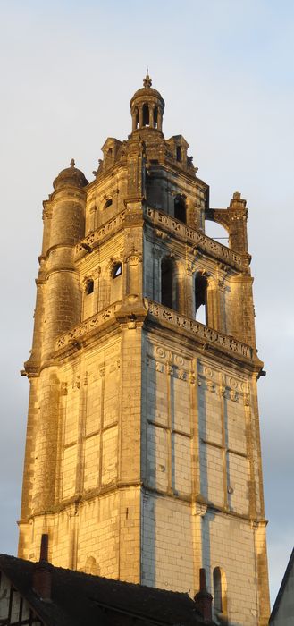 Ancienne église Saint-Antoine : Clocher, vue partielle