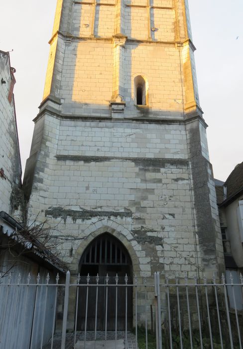 Ancienne église Saint-Antoine : Clocher, vue partielle