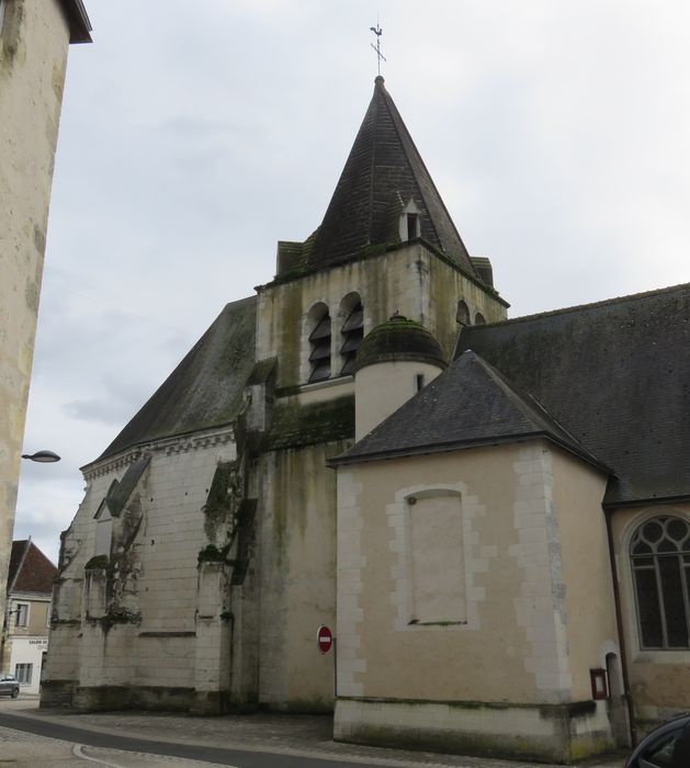 Eglise  Sainte-Eulalie : Façade latérale nord, vue partielle