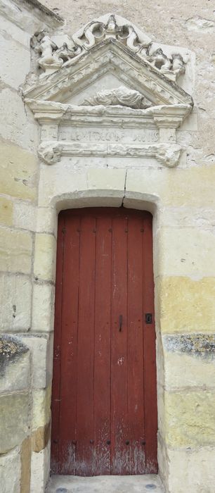 Eglise  Sainte-Eulalie : Porte d'accès à la chapelle sud, vue générale