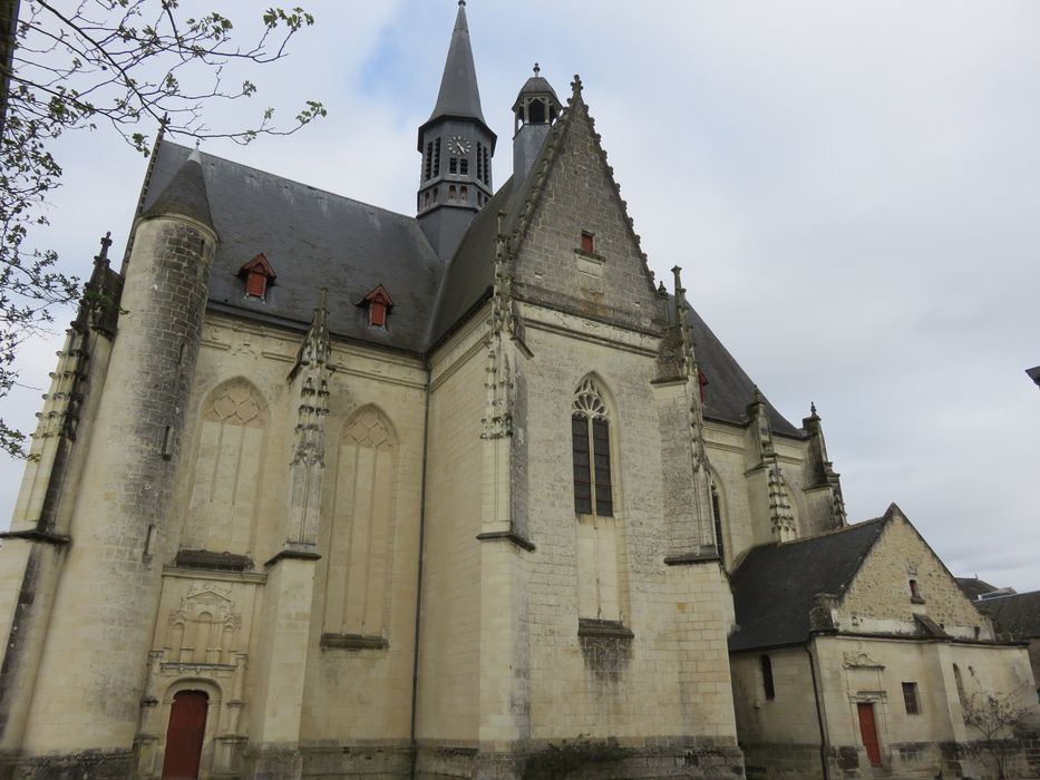 Eglise  Saint-Jean-Baptiste : Façade latérale ouest, vue générale