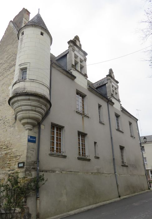 Hôtel : Façade nord, vue générale