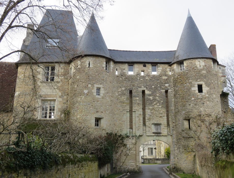 Ancienne abbaye Saint-Sauveur : Porterie, élévation sud, vue générale