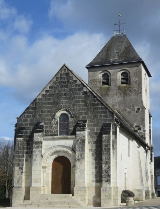 Eglise  Saint-Pierre-es-Liens : Façade occidentale, vue générale