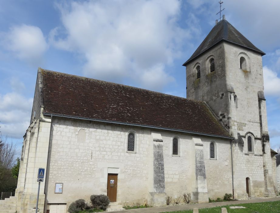 Eglise  Saint-Pierre-es-Liens : Façade latérale sud, vue générale