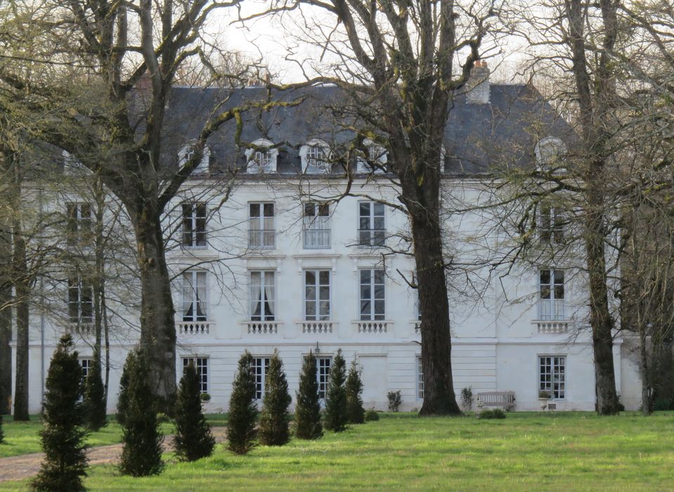 Château du Paradis : Façade sud-est, vue partielle