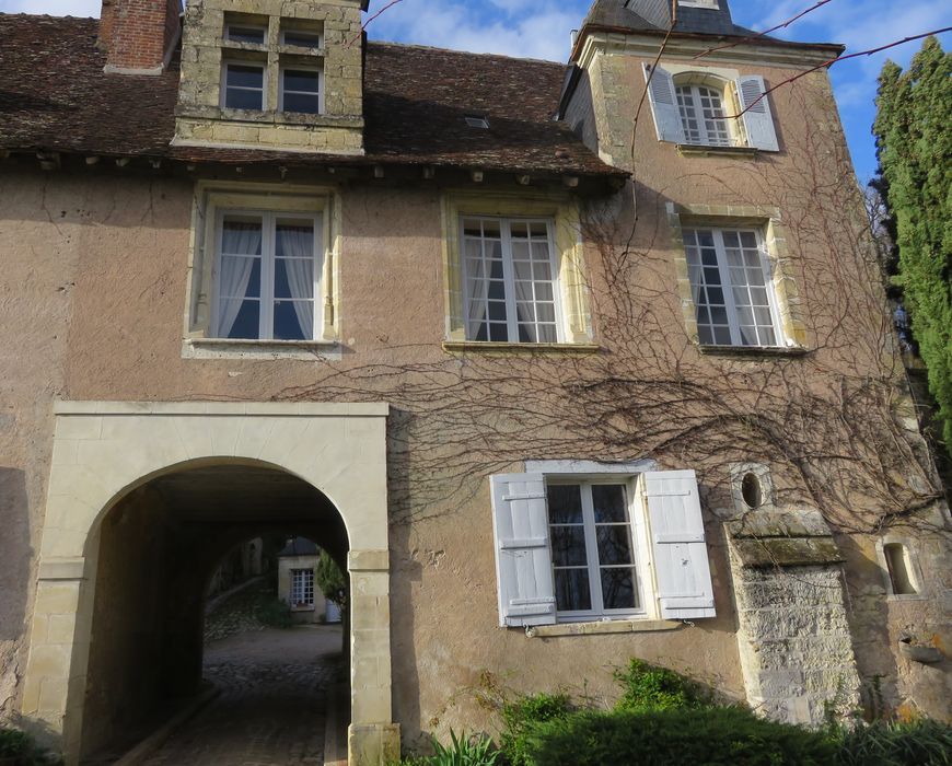 Château de Nazelles : Façade sud, vue partielle