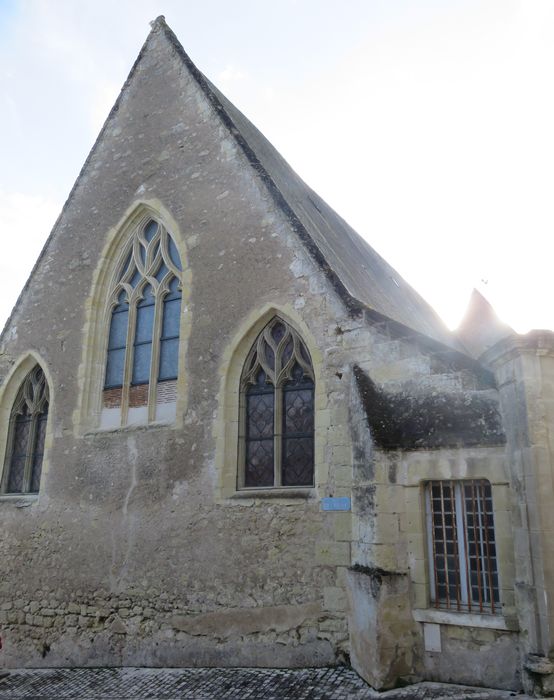 Eglise Saint-Pierre de Nazelles : Chevet, vue générale