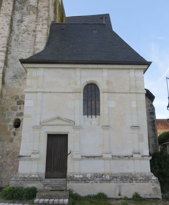 Eglise Saint-Quentin : Façade latérale sud, sacristie (ancienne chapelle)