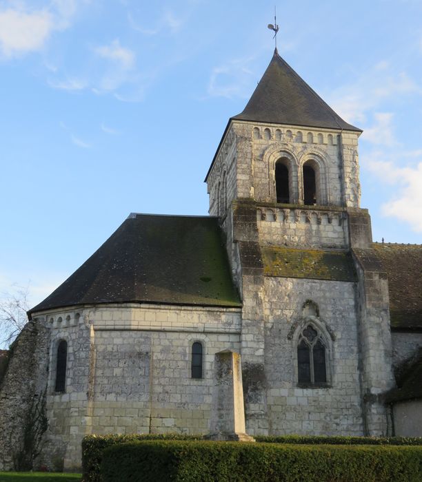 Eglise Saint-Martin : Façade latérale nord, vue partielle