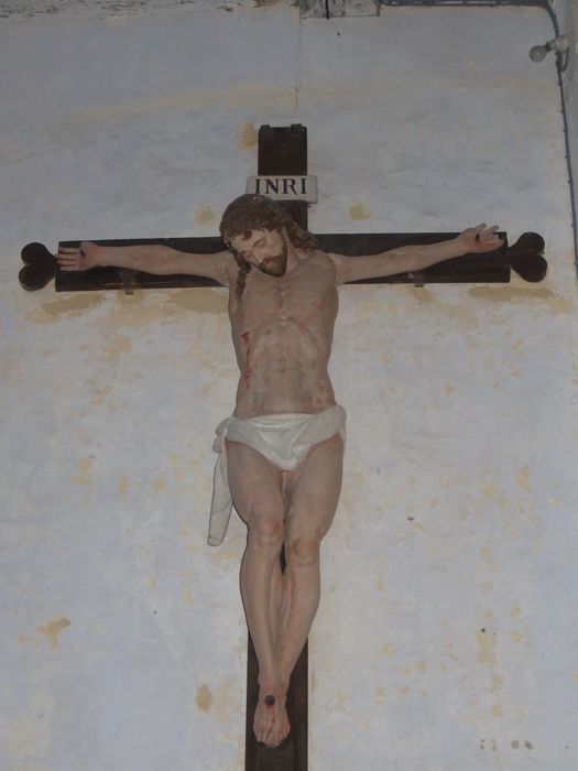 Statue : Christ en croix