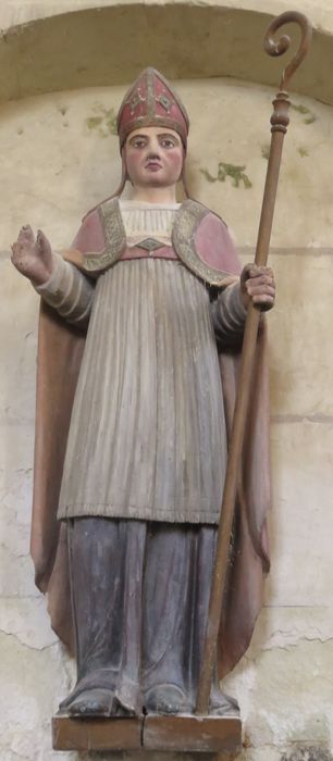 statue : saint évêque