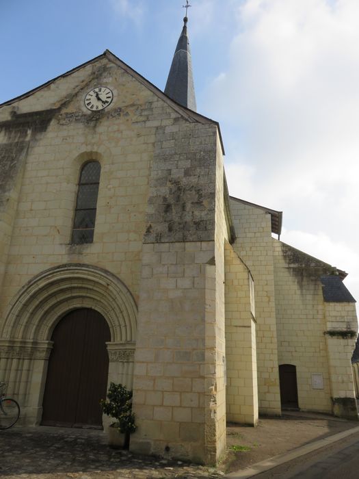 Eglise Saint-Martin : Façade occidentale, vue partielle