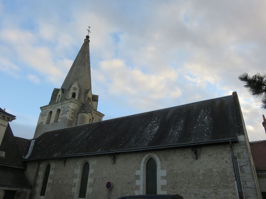 Eglise Sainte-Marie-Madeleine : Façade latérale nord, vue partielle